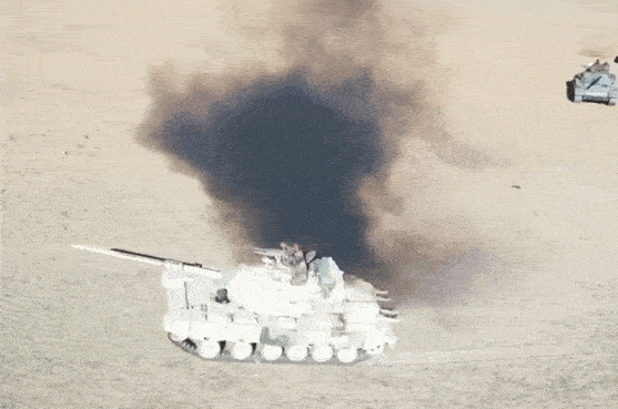 新疆军区合成师高原驻训 使用88式坦克和86A步战