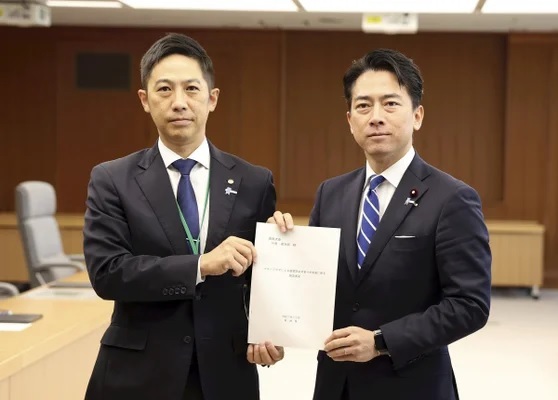 点击查看大图 熊灾泛滥毁物伤人,日本考虑出动自卫队协助灭熊