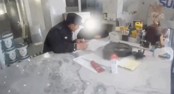 110警察节，致敬每一位平安守护者 警徽熠熠护平安