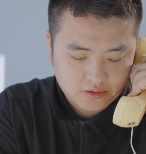 小伙造AI时空电话 与去世父亲聊天 弥补未了遗憾