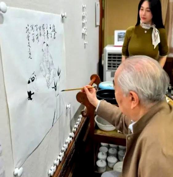 87岁著名书画家被娇妻卷走20亿 忘年恋变味引发关注