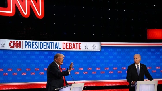 首场美国总统候选人辩论花絮速览：有气无力VS大放厥词