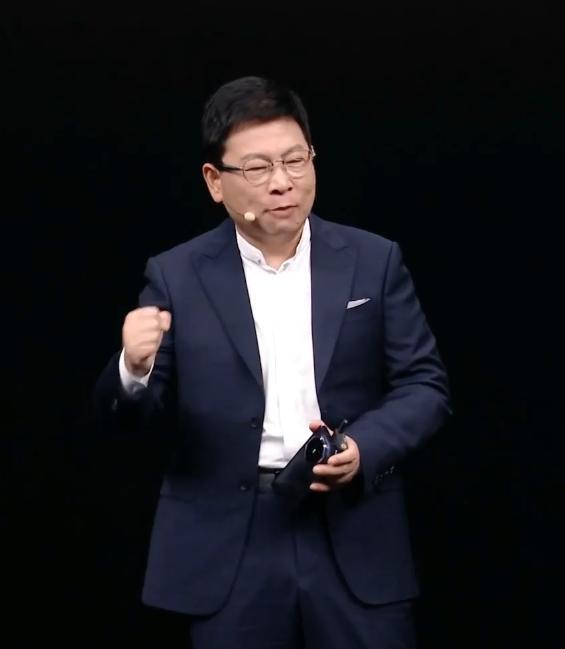 余承东介绍新芯片连喊3个Super 性能飞跃引关注