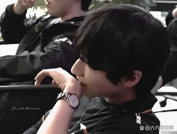小花生服兵役照曝光，坐在C位人气高，2年见不到了很想念 暂别赛场续写传奇