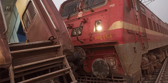 印度一特快列车发生脱轨事故，已致7死45伤