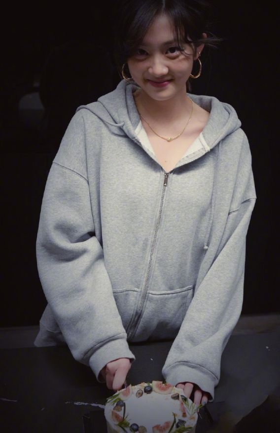 黄磊回应孙莉带9岁女儿烫发争议爱美是孩子的天性4