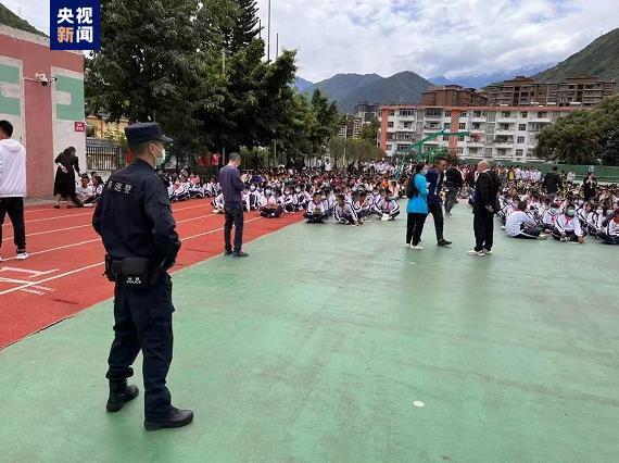 四川甘孜州泸定县发生6.8级地震