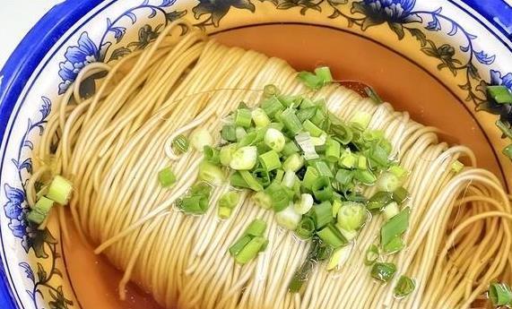 上海最好吃的3家阳春面馆，地道本帮味，汤鲜味美，性价比极高