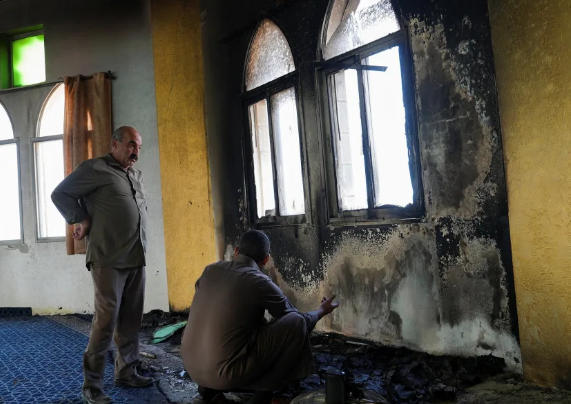 以色列定居者在約旦河西岸縱火焚燒清真寺