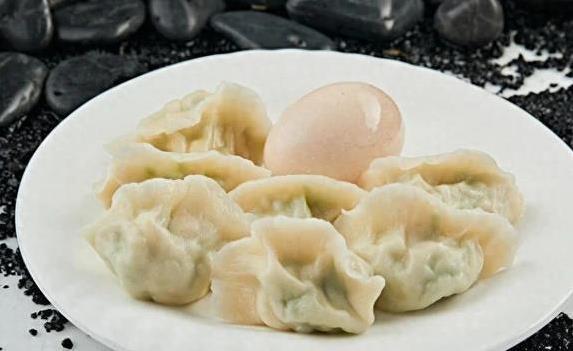 豆角饺子香翻天，省钱又营养，你家包了吗？