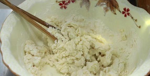 街头爆款酱香饼，3步做出酥脆口感，你家也能成小吃摊？