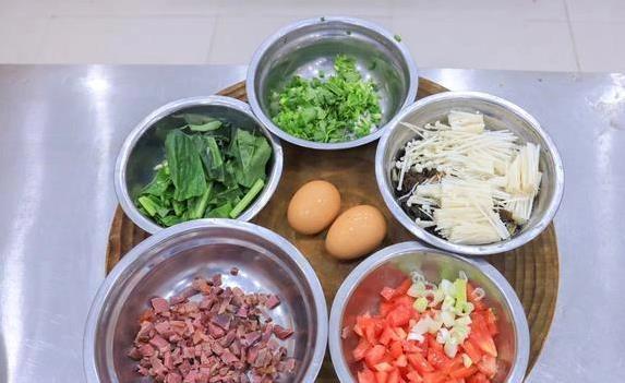 家常鸡蛋汤加2样食材,20分钟出锅,鲜香暖胃全家抢着喝