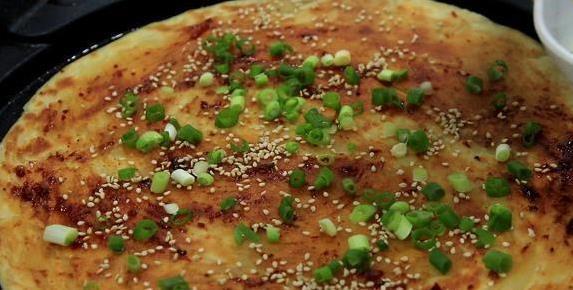 街头爆款酱香饼，3步做出酥脆口感，你家也能成小吃摊？