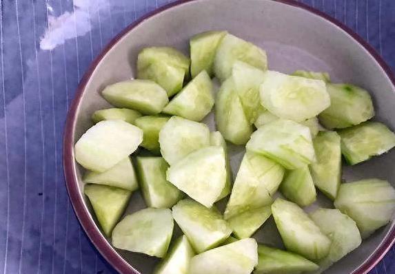 15分钟做道下饭菜，黄瓜炒猪肝超嫩，秘诀你猜是啥？