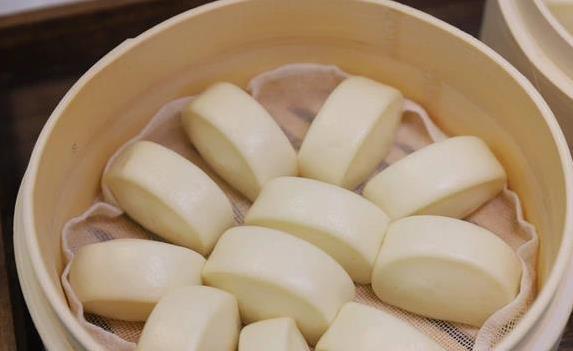 清晨5分钟备料，轻松蒸出奶香馒头，全家都抢着吃？