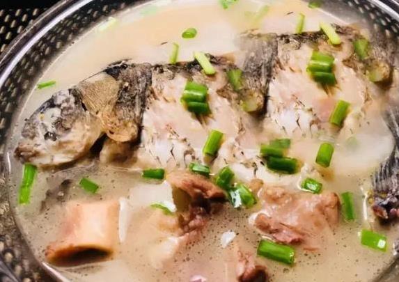 羊肉汤膻味难喝？加“1红1黑”秒变奶白香浓，鲜到停不下来