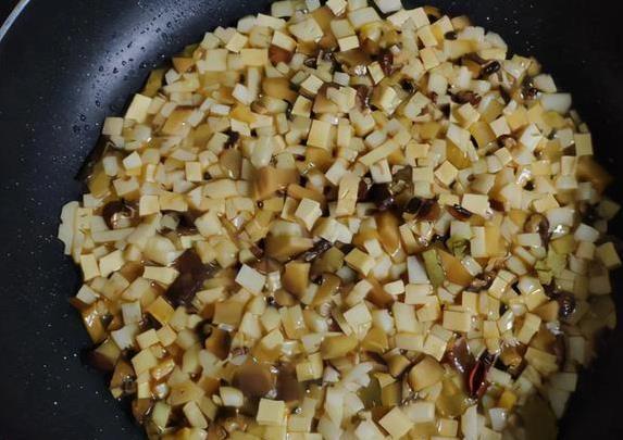 糯米不只煮粥，武汉早餐爆款三鲜豆皮，外酥里软你吃过没？
