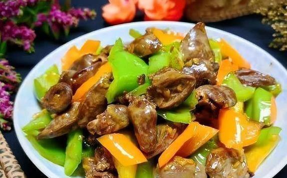 中老年吃青菜不如换这4种内脏，营养翻倍，身体更硬朗？