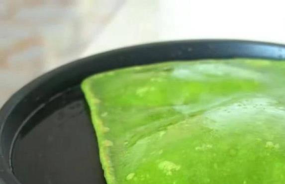 3步做出绿色灌饼，1把菠菜变早餐，孩子抢着吃