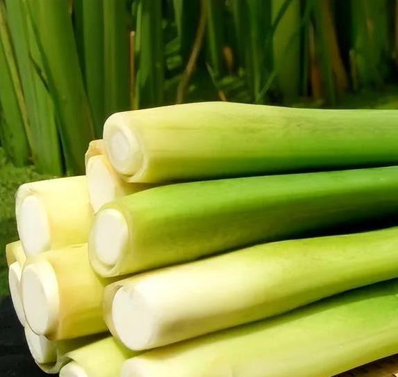 茭白炒肉香翻天，降三高神器，你家餐桌缺了它？