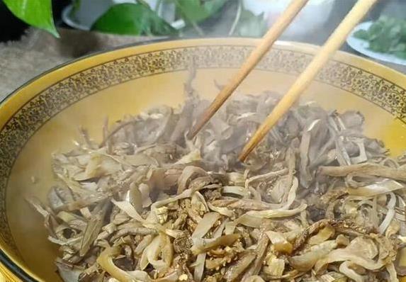 干菜比鲜菜香？5种做法让你吃到停不下来，营养还翻倍！