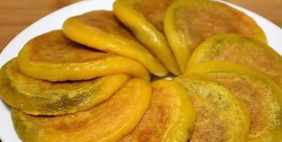 南瓜饼加红豆沙，香甜软糯全家抢，10分钟学会秘方