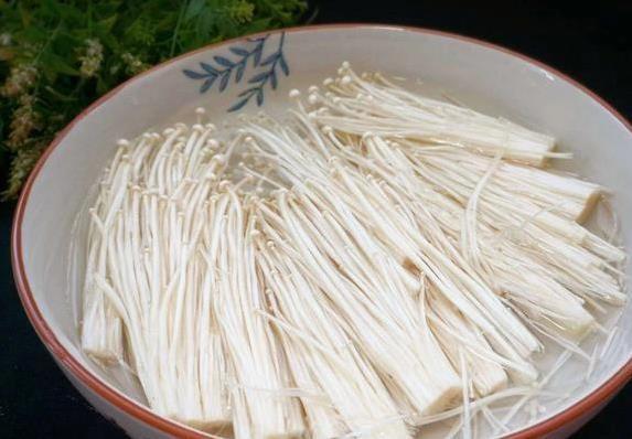 厨房小白也能做，10分钟蒸出蒜香菜，孩子抢着吃长高快