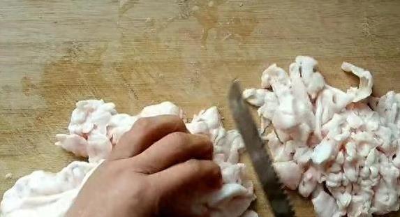 一勺羊油辣椒香翻全家，简单做法藏大秘密，你敢试吗？