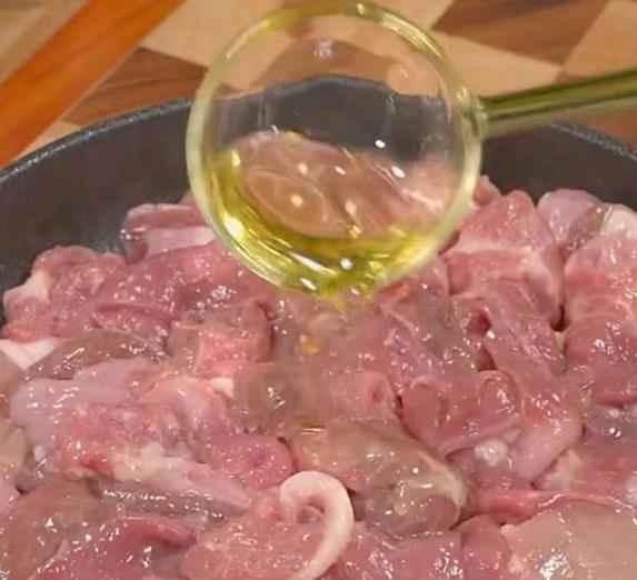 广东媳妇刚过门，婆婆让她做早餐，端上来一碗粉惊呆全家