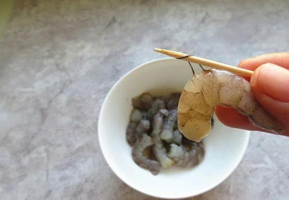 在家做软炸虾仁,简单3步出锅,孩子抢着吃光盘