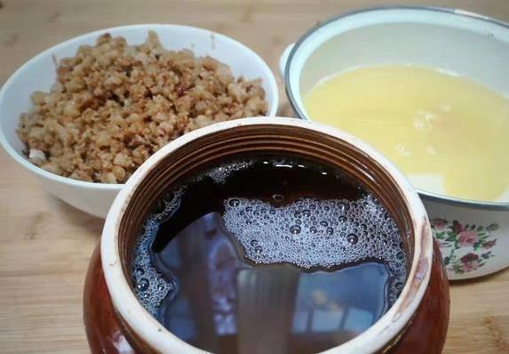 猪油熬不好毁一锅菜，5斤板油出3斤香油，你家秘方是什么？