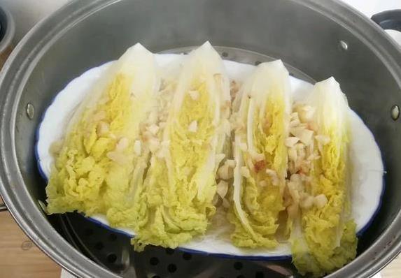 3块钱做蒜蓉娃娃菜，鲜香到舔盘，你家还只炒着吃？