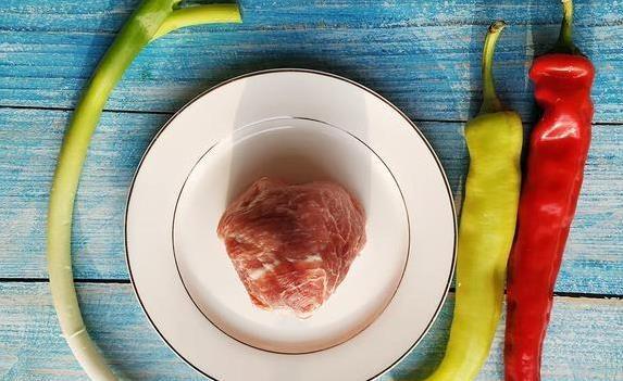 12块猪肉炸出东北名菜，外酥里嫩，全家抢着吃