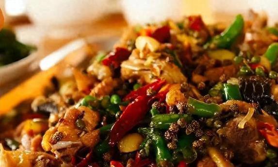 重庆火锅辣到飞，小面一碗不够吃，你最爱哪道菜？