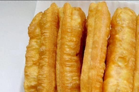 剩油条变身下饭菜，3道家常做法，邻居都来问秘方