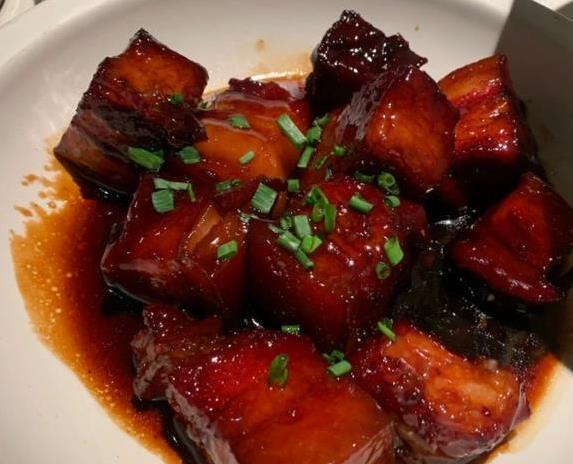 上海6道名菜香翻天，红烧肉软糯入魂，你吃过几道？