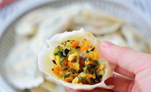 黄瓜不凉拌也能香翻天？这款素馅饺子清爽到爆，你敢试吗？