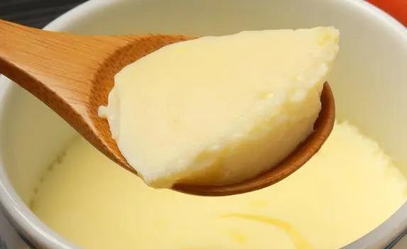 鸡蛋羹蒸不好坑洼像月球？3个小妙招，滑嫩得像布丁