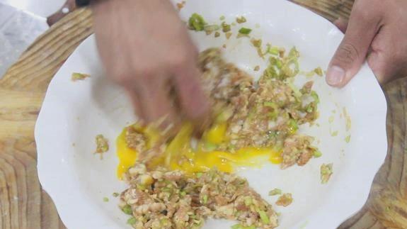 一把白玉菇，一点肉馅，厨师长分享一个创意做法，做法简单味道好
