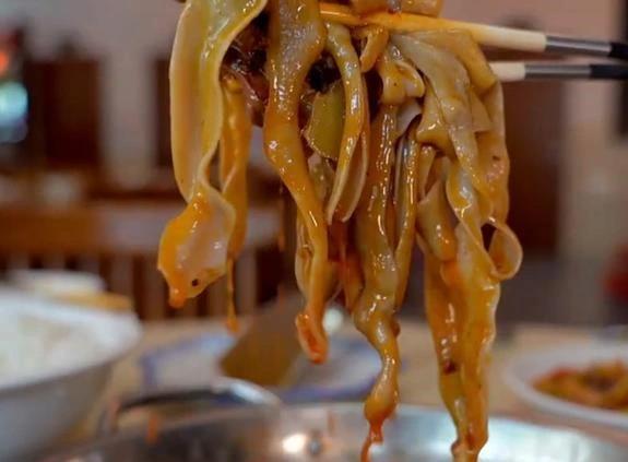 成都超实惠鸡杂，单人38元，牛肉猪肉鸡杂无限续，管饱