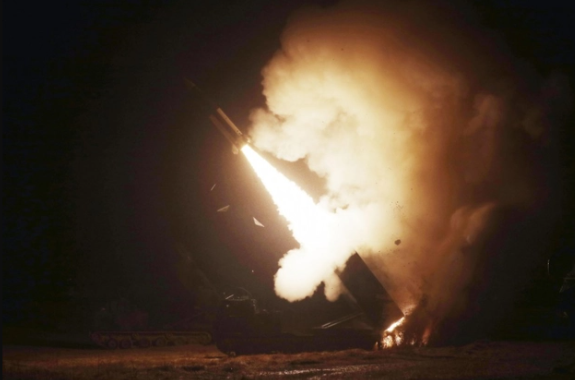 韩导弹击中自家基地 被嘲射程10米，咆哮的火柱达100米