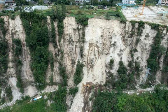 泸定地震已致82人遇难 其中甘孜州46人雅安市36人