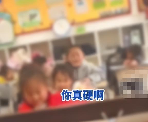 男孩辱骂老师被质问依旧恶语相向：就这么说你能咋地