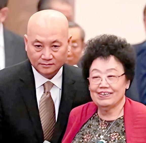陈丽华生前早已立遗嘱 遗产分配引发关注