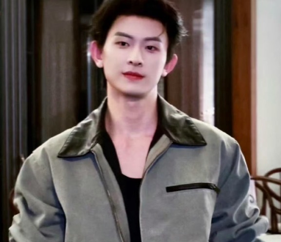 短剧男主剧里剧外两幅面孔 粉丝称其"冒橙香小奶狗"