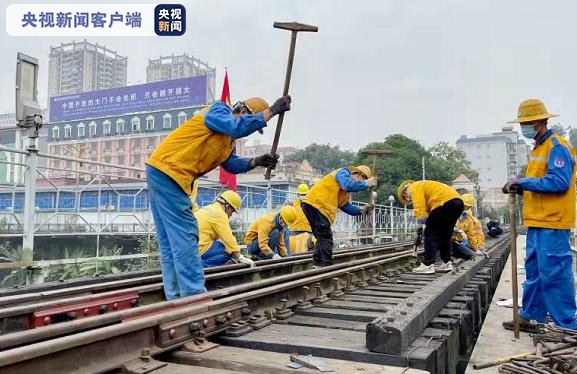 云南铁路部门检修百年中越铁路大桥 保障国际货物运输