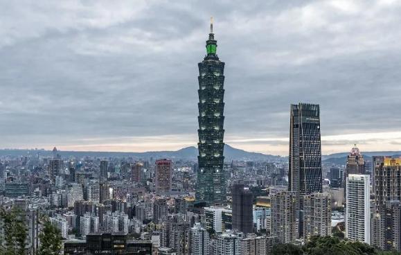 突发！特朗普态度变了，只卖武器不提出兵，统一最佳时期来了？