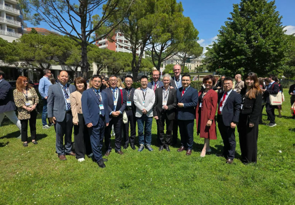 蜚声国际，品质十年｜黎京雄院长应邀出席第15届欧洲LA&HA激光与健康国际研讨会