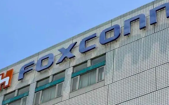 郑州富士康11月工人平均月薪2.7万元，比北上广深程序员还高！