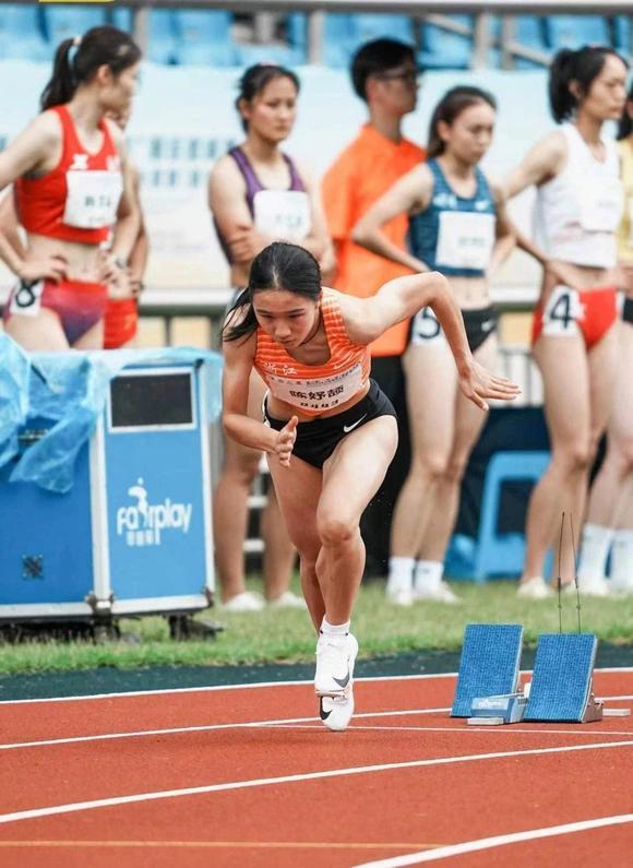 陈妤颉向梁小静下战书：全运会100米争取好好比 17岁前跑出11秒25 挑战亚洲少年纪录